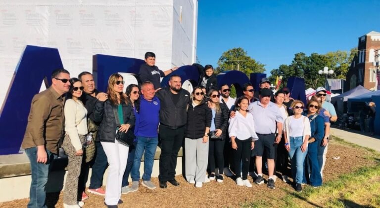 Carlos Rodríguez “El Cuate” fortalece lazos internacionales con Arcola, Illinois