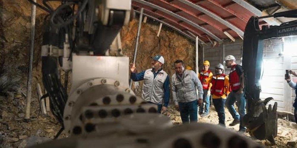 Adrián de la Garza supervisa avance del Circuito Vial Huajuco