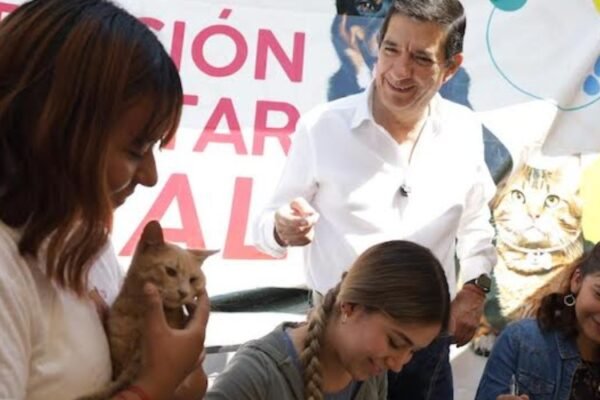 Escobedo acerca servicios veterinarios gratuitos a mascotas en Palmiras