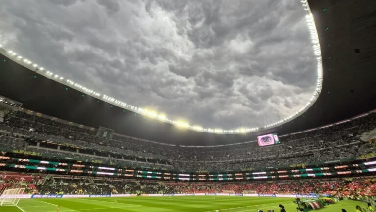 Retraso del México vs Ecuador por Tormenta en CDMX
